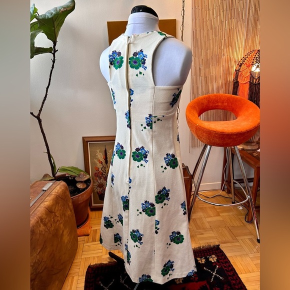 70s Vintage Floral Pinafore Sundress - Picture 3 of 5